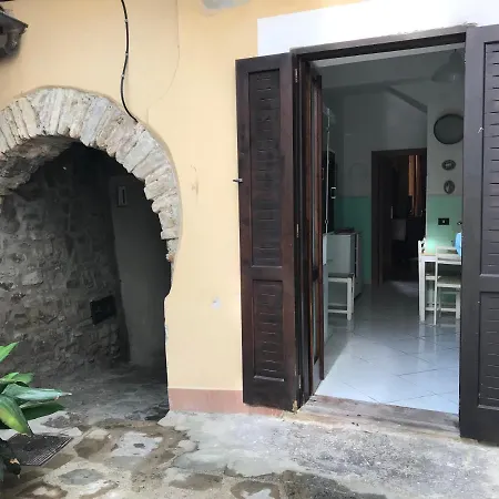 Zio Domenico Al Vicolo アパート カステッラバーテ